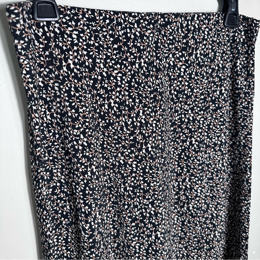 Black and White Floral Maxi Skirt - Picture 2 of 6